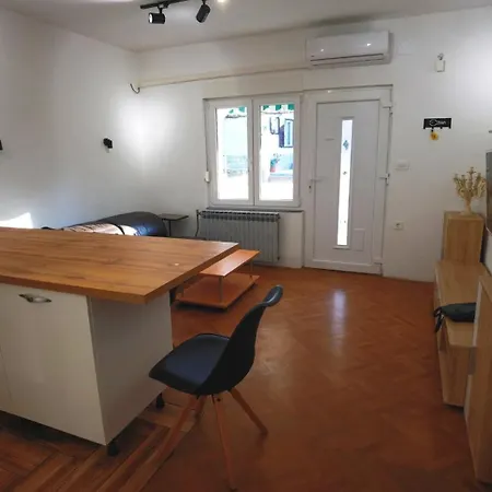Apartment By The Sea - Donja, Rab - 4981 *